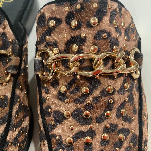 EUC Jessica Simpson Leopard Slip-ons Mules - Picture 3 of 7